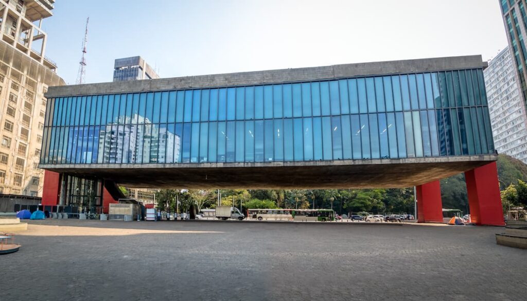 Imagem mostra Museu de Arte em São Paulo, MASP.