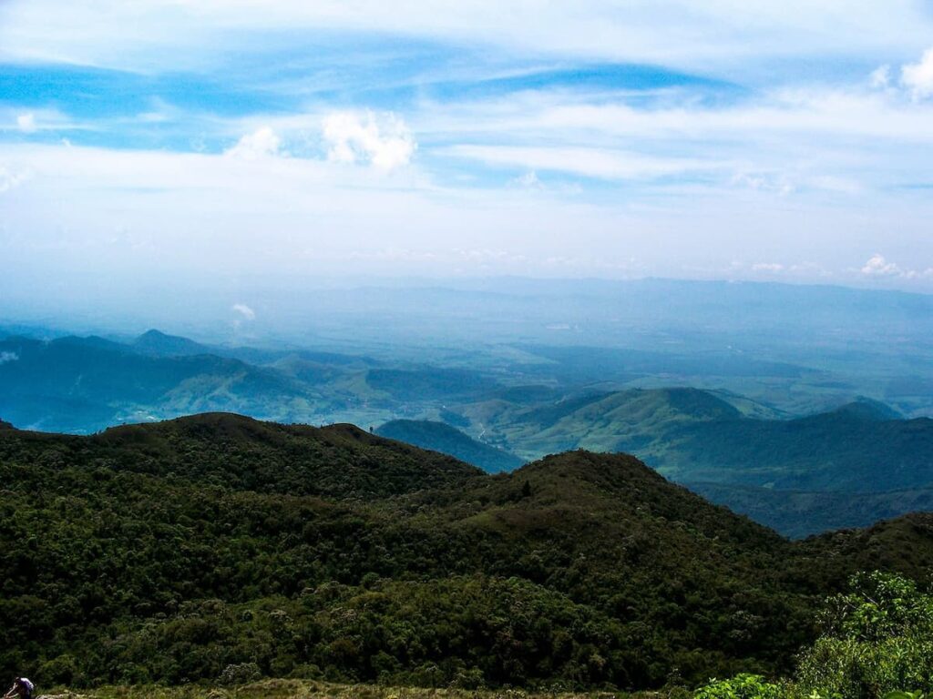 Imagem mostra Serra da Mantiqueira, Brasil.