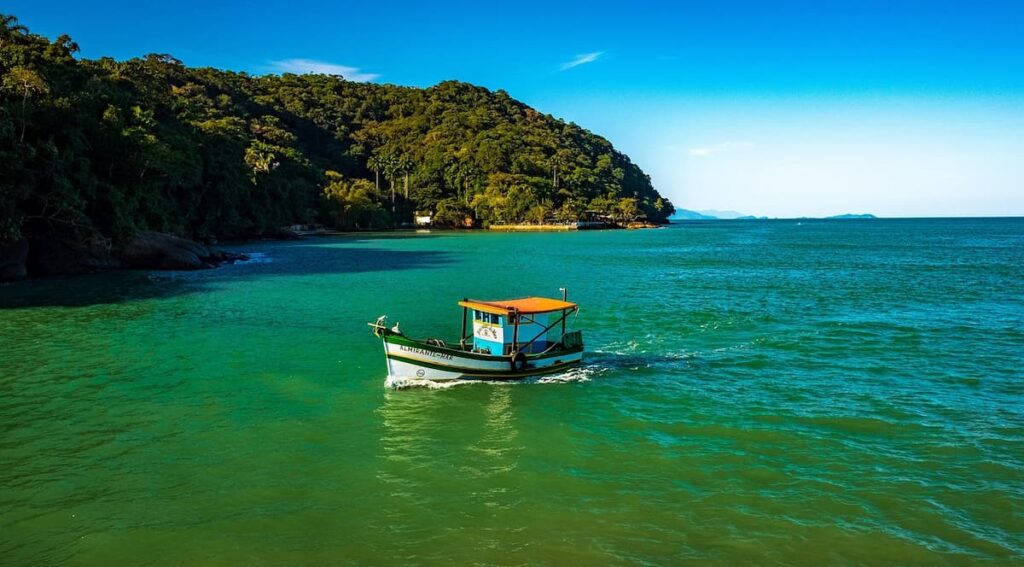 Imagem mostra as belezas de Ubatuba, São Paulo, Brasil.